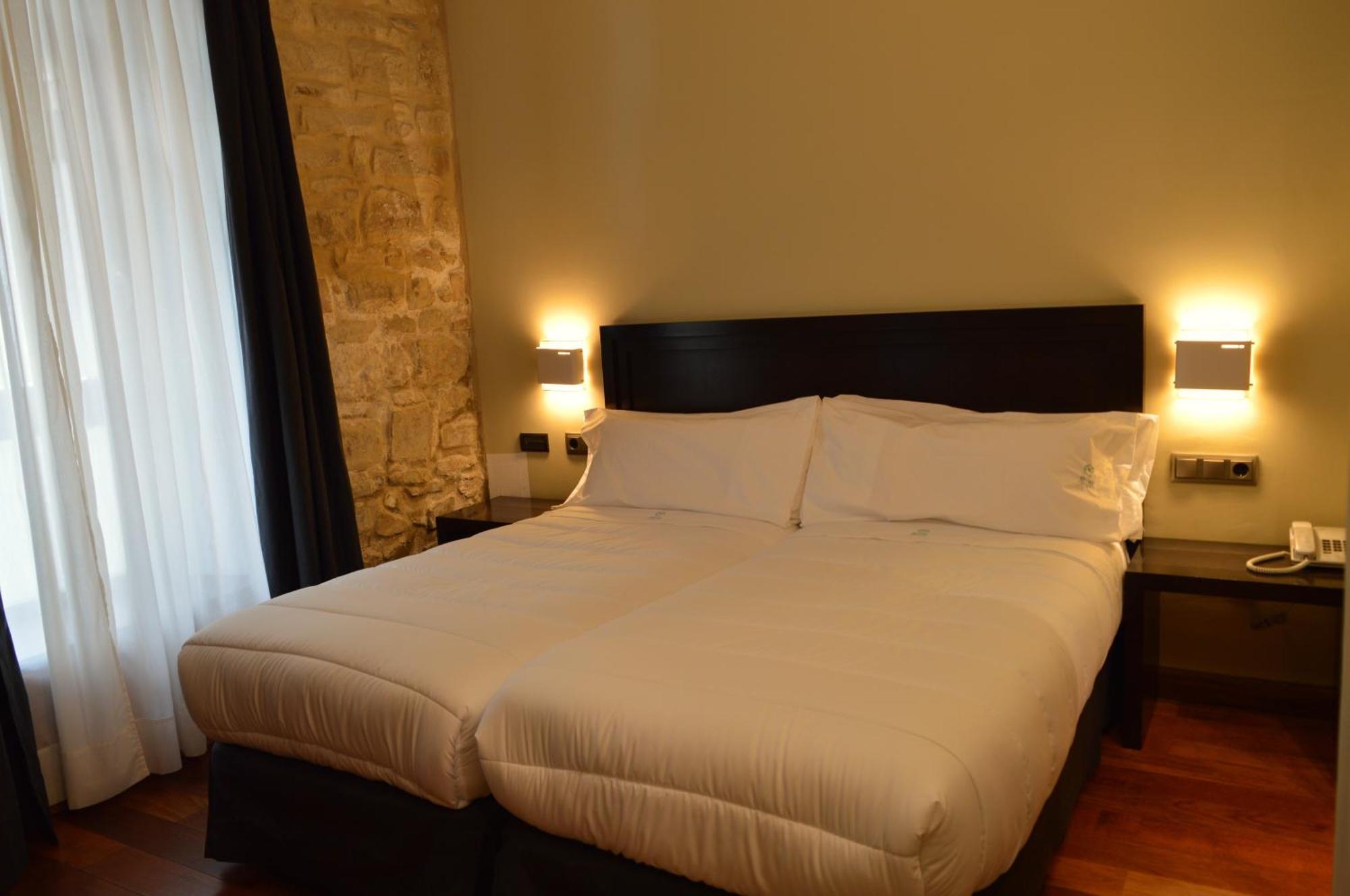 Hotel Baeza Monumental By Eme Hoteles Εξωτερικό φωτογραφία