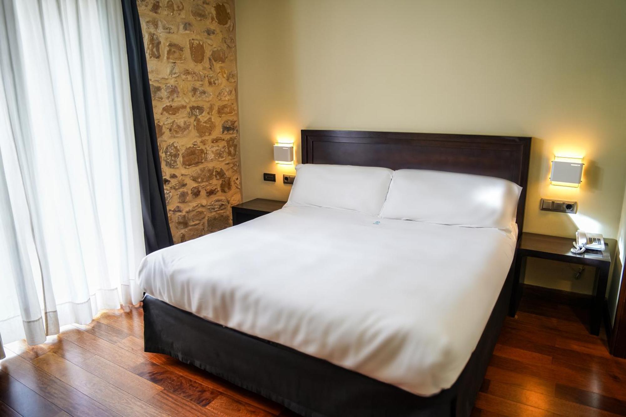 Hotel Baeza Monumental By Eme Hoteles Εξωτερικό φωτογραφία