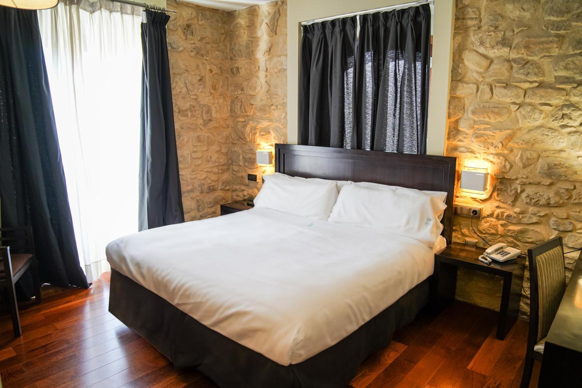 Hotel Baeza Monumental By Eme Hoteles Εξωτερικό φωτογραφία