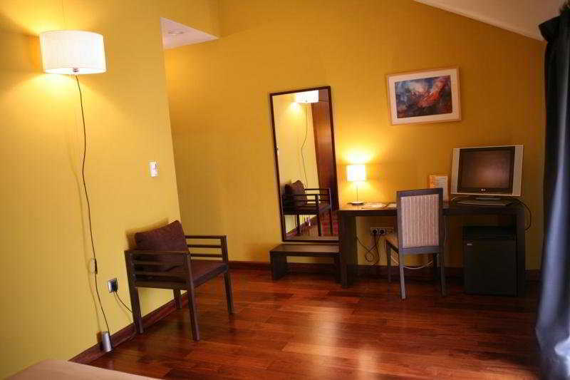 Hotel Baeza Monumental By Eme Hoteles Δωμάτιο φωτογραφία